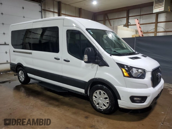 2023 Ford Transit Passenger XL z VIN 1FBAX2C84PKA94044, wystawiony jako Copart lot #58401205 z przebiegiem 42 644 mil mil oraz Czysty tytuł • Clean title. Historia ofert i sprzedaży dostępna na DreamBid. Obrazek 4.
