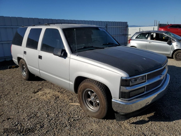 1997 Chevrolet Tahoe Limited with VIN 1GNEC13R1VJ316948, listed as a Copart auction lot 41904885 with 161,669 mi miles and Salvage Title. Bid and sale history available at carsss.com. Image 4.