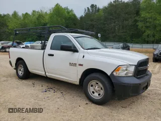 2018 Ram 1500 Tradesman z VIN 3C6JR6DT9JG291605, wystawiony jako Copart lot #51995945 z przebiegiem 83 946 mil mil oraz Szkoda całkowita • Salvage title. Historia ofert i sprzedaży dostępna na DreamBid. Obrazek 4.