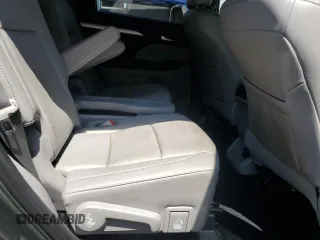2019 Toyota Highlander SE z VIN 5TDJZRFH8KS705933, wystawiony jako Copart lot #61990425 z przebiegiem 65 839 mil mil oraz Szkoda całkowita • Salvage title. Historia ofert i sprzedaży dostępna na DreamBid. Obrazek 11.