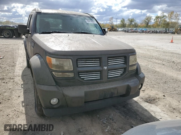 2011 Dodge Nitro SXT z VIN 1D4PT5GK0BW564938, wystawiony jako Copart lot #76313854 z przebiegiem Nie podano mil oraz Czysty tytuł • Clean title. Historia ofert i sprzedaży dostępna na DreamBid. Obrazek 5.