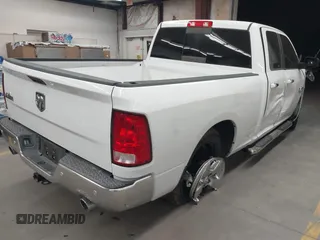 2017 Ram 1500 SLT z VIN 1C6RR6GTXHS547882, wystawiony jako IAAI lot #41959516 z przebiegiem 85 524 mil mil oraz . Historia ofert i sprzedaży dostępna na DreamBid. Obrazek 4.