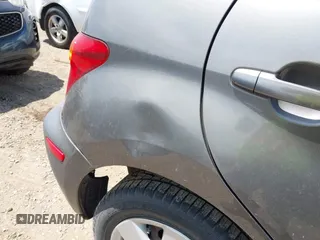 2004 Scion xA z VIN JTKKT624X40073877, wystawiony jako IAAI lot #42321335 z przebiegiem 230 700 mil mil oraz . Historia ofert i sprzedaży dostępna na DreamBid. Obrazek 6.