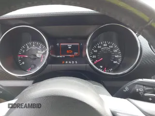 2016 Ford Mustang V6 z VIN 1FATP8EM8G5280028, wystawiony jako IAAI lot #41728172 z przebiegiem 126 792 mil mil oraz . Historia ofert i sprzedaży dostępna na DreamBid. Obrazek 7.