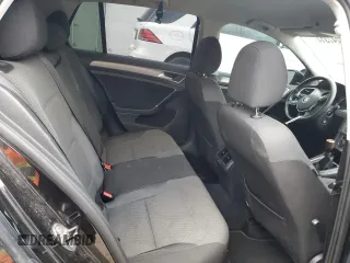 2015 Volkswagen Golf TSI S z VIN 3VW117AU7FM008563, wystawiony jako Copart lot #78247314 z przebiegiem 135 271 mil mil oraz Czysty tytuł • Clean title. Historia ofert i sprzedaży dostępna na DreamBid. Obrazek 10.