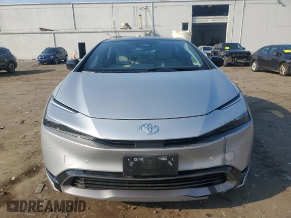 2024 Toyota Prius LE with VIN JTDADABU8R3020720, listed as a Copart auction lot 60815005 with 2,594 mi miles and Salvage title. Bid and sale history available at DreamBid. Image 5.