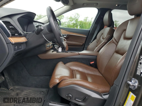 2018 Volvo XC90 Inscription with VIN YV4A22PL0J1217941, listed as a Copart auction lot 56119325 with 60,492 mi miles and Salvage title. Bid and sale history available at DreamBid. Image 7.