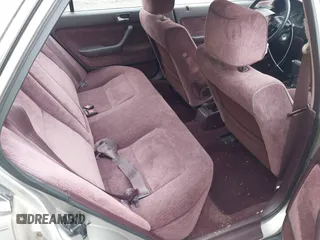 1993 Honda Accord LX z VIN JHMCB7650PC050732, wystawiony jako IAAI lot #42269319 z przebiegiem 77 651 mil mil oraz . Historia ofert i sprzedaży dostępna na DreamBid. Obrazek 8.