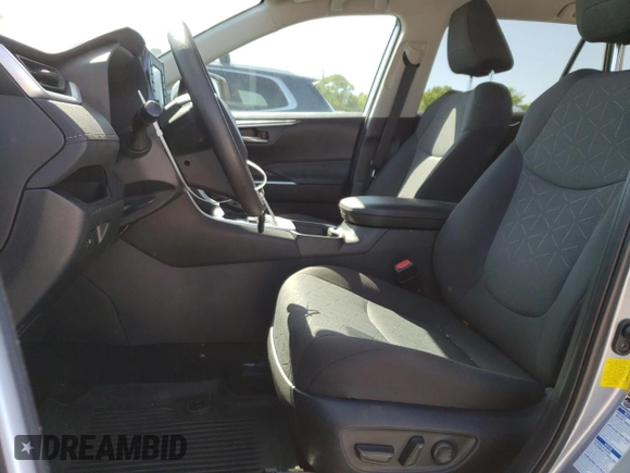2022 Toyota RAV4 Hybrid XLE z VIN 4T3RWRFV0NU080741, wystawiony jako Copart lot #51839295 z przebiegiem 46 207 mil mil oraz Szkoda całkowita • Salvage title. Historia ofert i sprzedaży dostępna na DreamBid. Obrazek 7.