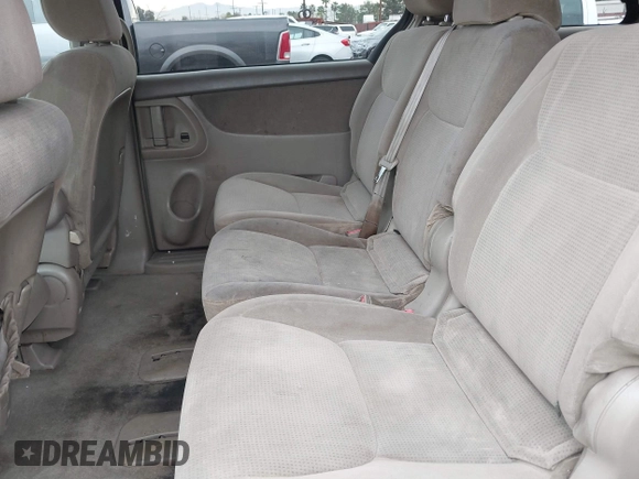 2004 Toyota Sienna CE with VIN 5TDZA23C14S018824, listed as a IAAI auction lot 40938733 with 245,870 mi miles. Bid and sale history available at carsss.com. Image 8.