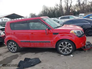 2013 Kia Soul + with VIN KNDJT2A62D7628259, listed as a IAAI auction lot 41400204 with 87,200 mi miles. Bid and sale history available at carsss.com. Image 13.
