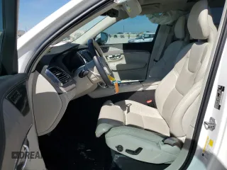 2021 Volvo XC90 Inscription with VIN YV4A22PLXM1702592, listed as a Copart auction lot 46461975 with 42,454 mi miles and Salvage Title. Bid and sale history available at carsss.com. Image 7.