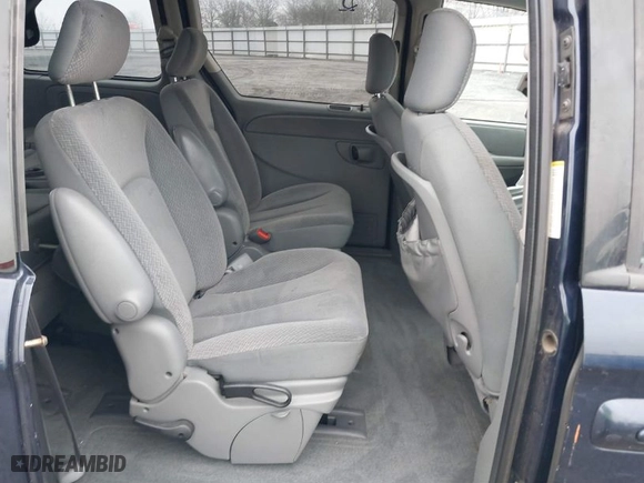 2005 Dodge Caravan SXT with VIN 1D4GP45R35B240229, listed as a IAAI auction lot 41485566 with 111,350 mi miles. Bid and sale history available at carsss.com. Image 8.