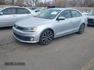 2014 Volkswagen Jetta GLI Edition 30 с VIN 3VW4S7AJ2EM214517, выставлен на аукционе IAAI как лот 41662860 с пробегом 185 783 миль миль и . История ставок и продаж доступна на DreamBid. Изображение 17.