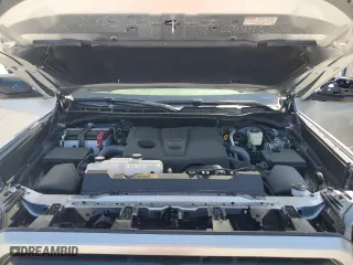 2025 Toyota Tundra 4WD SR with VIN 5TFLA5DB5SX253960, listed as a Copart auction lot 51178305 with 8,916 mi miles and Salvage Title. Bid and sale history available at carsss.com. Image 11.