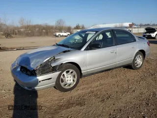 2002 Saturn SL z VIN 1G8ZK52752Z126601, wystawiony jako Copart lot #49425725 z przebiegiem 138 098 mil mil oraz Szkody całkowita. Historia ofert i sprzedaży dostępna na DreamBid. Obrazek 1.