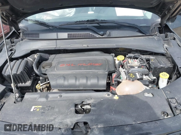 2018 Jeep Compass Latitude with VIN 3C4NJDBBXJT304322, listed as a IAAI auction lot 41833329 with 124,577 mi miles. Bid and sale history available at carsss.com. Image 10.