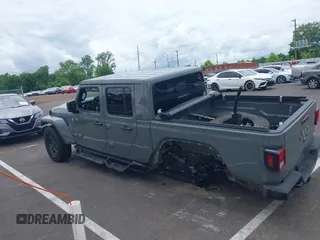 2021 Jeep Gladiator High Altitude z VIN 1C6HJTFG1ML597807, wystawiony jako IAAI lot #42336812 z przebiegiem 46 450 mil mil oraz . Historia ofert i sprzedaży dostępna na DreamBid. Obrazek 14.