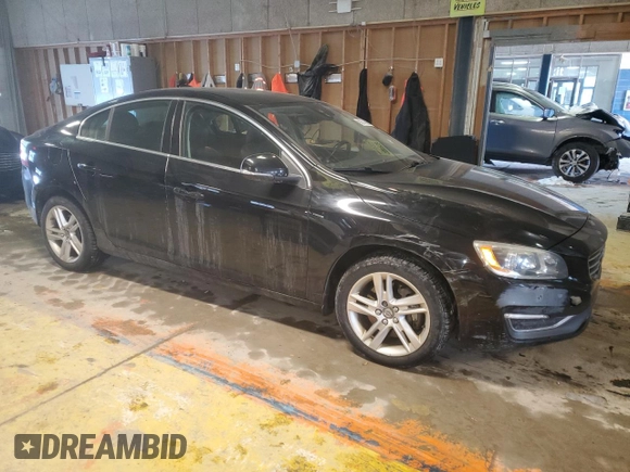 2015 Volvo S60 T5 Premier z VIN YV1612TK3F2356840, wystawiony jako Copart lot #88741865 z przebiegiem 174 030 mil mil oraz Czysty tytuł • Clean title. Historia ofert i sprzedaży dostępna na DreamBid. Obrazek 4.