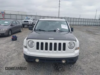 2014 Jeep Patriot Sport with VIN 1C4NJPBAXED504895, listed as a IAAI auction lot 41837883 with 272,331 mi miles. Bid and sale history available at carsss.com. Image 12.