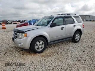 2012 Ford Escape XLT z VIN 1FMCU9DG5CKA92739, wystawiony jako Copart lot #62380375 z przebiegiem 68 755 mil mil oraz Szkoda całkowita • Salvage title. Historia ofert i sprzedaży dostępna na DreamBid. Obrazek 1.