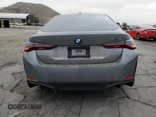 2024 BMW i4 eDrive35 z VIN WBY43AW07RFS38250, wystawiony jako Copart lot #44953225 z przebiegiem 11 567 mil mil oraz Szkoda całkowita • Salvage title. Historia ofert i sprzedaży dostępna na DreamBid. Obrazek 6.