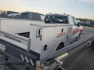 2024 Ford F-350 z VIN 1FT8X3AA0REF17323, wystawiony jako Copart lot #50210635 z przebiegiem 4 180 mil mil oraz Szkoda całkowita • Salvage title. Historia ofert i sprzedaży dostępna na DreamBid. Obrazek 3.