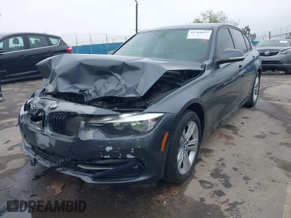 2016 BMW 3 Series 328i z VIN WBA8E9G53GNT85817, wystawiony jako IAAI lot #41765637 z przebiegiem 130 719 mil mil oraz . Historia ofert i sprzedaży dostępna na DreamBid. Obrazek 17.