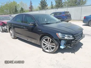2018 Volkswagen Passat S z VIN 1VWAA7A39JC006444, wystawiony jako IAAI lot #42233008 z przebiegiem 136 828 mil mil oraz . Historia ofert i sprzedaży dostępna na DreamBid. Obrazek 1.