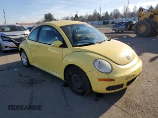 2010 Volkswagen New Beetle Coupe with VIN 3VWPG3AG0AM014287, listed as a Copart auction lot 42036055 with 108,780 mi miles and Clean Title. Bid and sale history available at carsss.com. Image 4.
