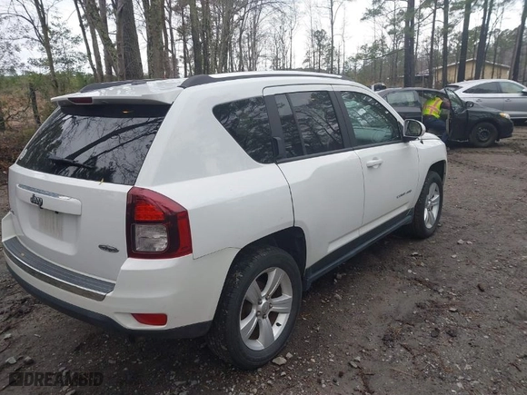 2015 Jeep Compass Latitude with VIN 1C4NJDEB6FD106118, listed as a IAAI auction lot 41796530 with 98,658 mi miles. Bid and sale history available at carsss.com. Image 4.