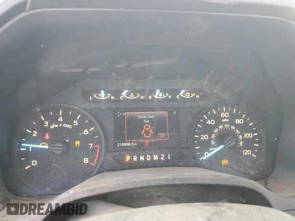 2018 Ford F-150 XL with VIN 1FTMF1CB2JKC31099, listed as a Copart auction lot 52078995 with 219,569 mi miles and Salvage title. Bid and sale history available at DreamBid. Image 9.