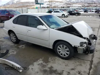 2000 Nissan Altima XE with VIN 1N4DL01D4YC210062, listed as a Copart auction lot 45539475 with 230,757 mi miles and Salvage Title. Bid and sale history available at carsss.com. Image 4.