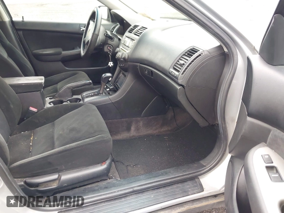 2007 Honda Accord LX z VIN 1HGCM56427A110840, wystawiony jako IAAI lot #42524805 z przebiegiem 196 933 mil mil oraz . Historia ofert i sprzedaży dostępna na DreamBid. Obrazek 5.