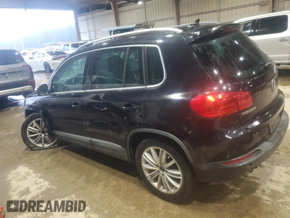 2012 Volkswagen Tiguan SE z VIN WVGAV7AX5CW536238, wystawiony jako Copart lot #55528005 z przebiegiem 127 732 mil mil oraz Szkody całkowita. Historia ofert i sprzedaży dostępna na DreamBid. Obrazek 2.
