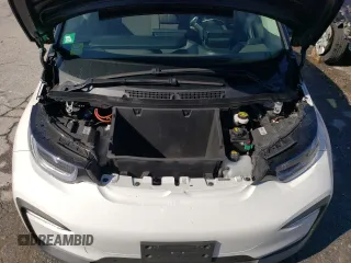 2019 BMW i3 with VIN WBY8P2C51K7D21073, listed as a Copart auction lot 68801733 with 27,386 mi miles. Bid and sale history available at carsss.com. Image 11.