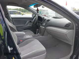 2010 Toyota Camry z VIN 4T1BF3EK3AU551502, wystawiony jako IAAI lot #42216721 z przebiegiem 143 695 mil mil oraz . Historia ofert i sprzedaży dostępna na DreamBid. Obrazek 5.
