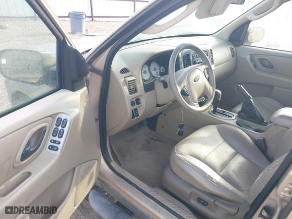 2007 Ford Escape XLT with VIN 1FMYU03187KB17315, listed as a IAAI auction lot 41864785 with 199,225 mi miles. Bid and sale history available at carsss.com. Image 13.