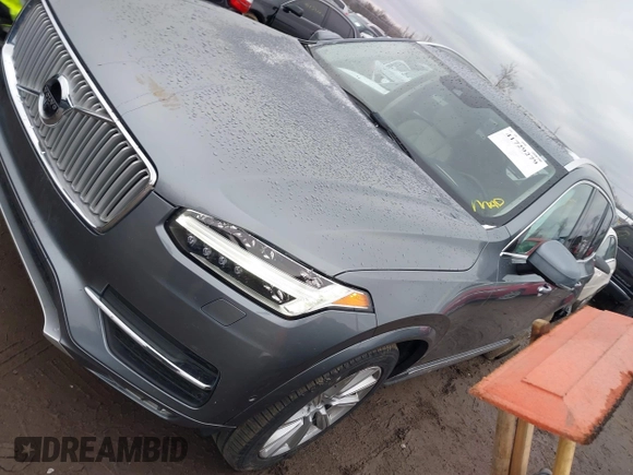 2016 Volvo XC90 T6 Inscription with VIN YV4A22PL5G1084750, listed as a IAAI auction lot 41729279 with 115,484 mi miles. Bid and sale history available at carsss.com. Image 17.