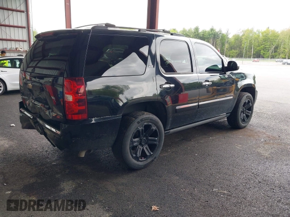2009 Chevrolet Tahoe LTZ z VIN 1GNFK330X9R219064, wystawiony jako IAAI lot #42261154 z przebiegiem 125 511 mil mil oraz . Historia ofert i sprzedaży dostępna na DreamBid. Obrazek 4.