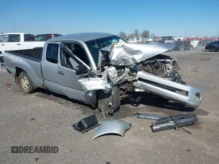 2010 Toyota Tacoma z VIN 5TETX4CNXAZ723380, wystawiony jako IAAI lot #41771322 z przebiegiem Nie podano mil oraz . Historia ofert i sprzedaży dostępna na DreamBid. Obrazek 1.