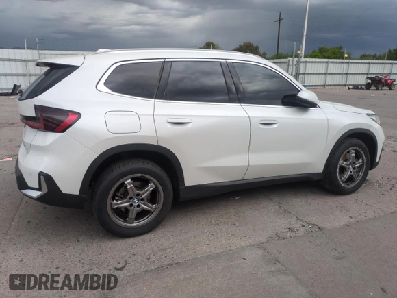 2023 BMW X1 xDrive28i with VIN WBX73EF06P5X45961, listed as a Copart auction lot 56417925 with 32,036 mi miles and Clean title. Bid and sale history available at DreamBid. Image 3.