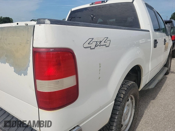 2006 Ford F-150 XLT z VIN 1FTRW14W86KB70923, wystawiony jako IAAI lot #42852626 z przebiegiem 126 037 mil mil oraz . Historia ofert i sprzedaży dostępna na DreamBid. Obrazek 23.