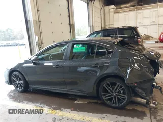 2025 Toyota Camry LE z VIN 4T1DBADK4SU520156, wystawiony jako IAAI lot #41865277 z przebiegiem 220 mil mil oraz . Historia ofert i sprzedaży dostępna na DreamBid. Obrazek 15.