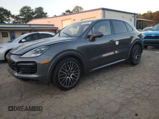 2023 Porsche Cayenne S z VIN WP1AB2AY3PDA14930, wystawiony jako Copart lot #73881444 z przebiegiem Nie podano mil oraz Szkoda całkowita • Salvage title. Historia ofert i sprzedaży dostępna na DreamBid. Obrazek 1.