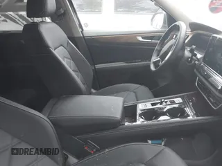 2025 Volkswagen Atlas SE with VIN 1V2WR2CA8SC532788, listed as a IAAI auction lot 42622254 with 5,967 mi miles and . Bid and sale history available at DreamBid. Image 5.