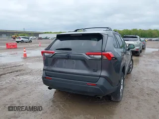 2023 Toyota RAV4 XLE с VIN 2T3P1RFV3PW351459, выставлен на аукционе IAAI как лот 42190233 с пробегом 135 562 миль миль и . История ставок и продаж доступна на DreamBid. Изображение 4.