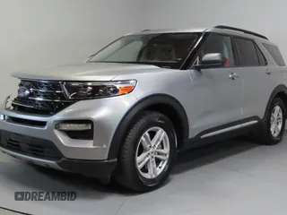 2021 Ford Explorer XLT with VIN 1FMSK7DHXMGB33126, listed as a Copart auction lot 55651595 with 61,895 mi miles and Salvage Title. Bid and sale history available at carsss.com. Image 2.