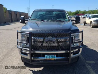 2017 Ford F-250 XLT with VIN 1FTBF2B61HEE65986, listed as a IAAI auction lot 42730673 with 60,739 mi miles and . Bid and sale history available at DreamBid. Image 9.