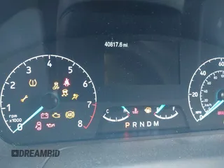 2024 Ford Transit Cargo z VIN 1FTBR1C84RKA32473, wystawiony jako IAAI lot #42438142 z przebiegiem 40 817 mil mil oraz . Historia ofert i sprzedaży dostępna na DreamBid. Obrazek 16.